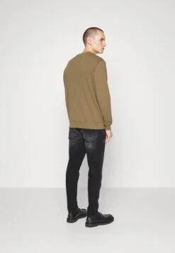 Hugo Jeans Tapered Fit - Charcoal -Hugo 0058b1ddd2cc4dfca3d27ebf8ea8ea9b