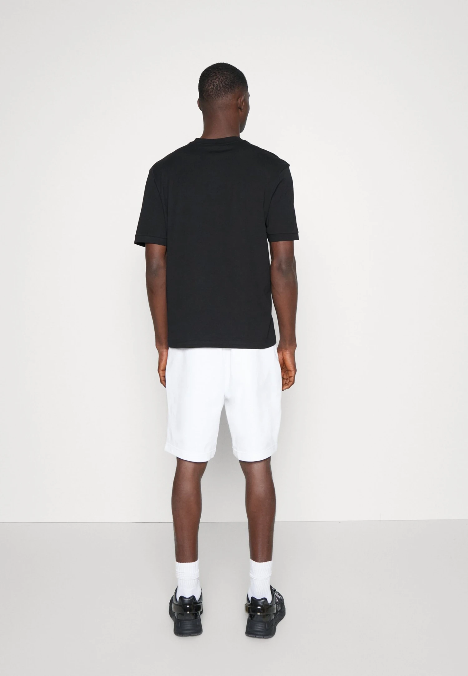 Hugo Dampinas - Shorts - White 5 Hugo Dampinas - Shorts - White - Image 3