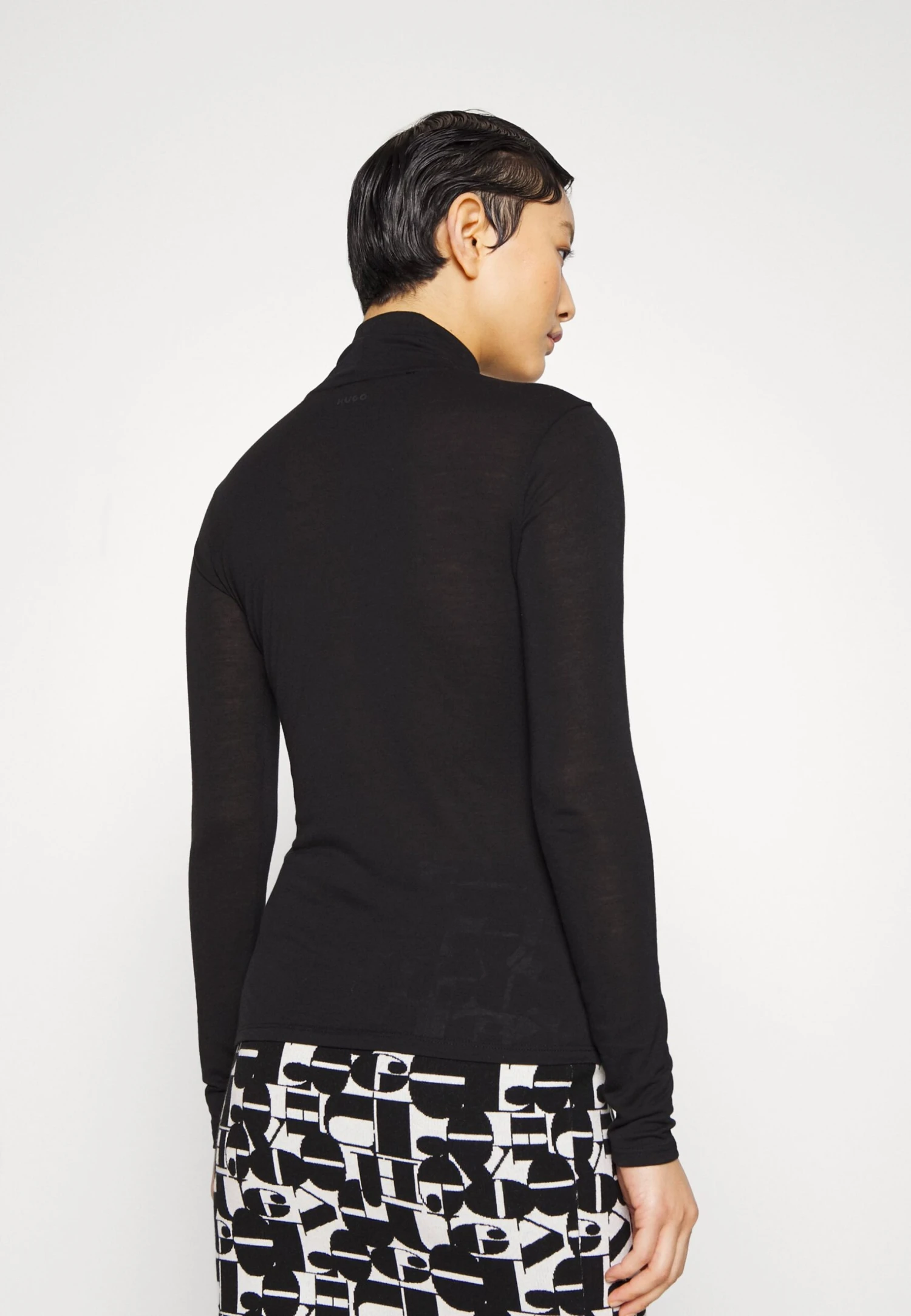 Hugo Dinelane - Long Sleeved Top 5 Hugo Dinelane - Long Sleeved Top - Image 3