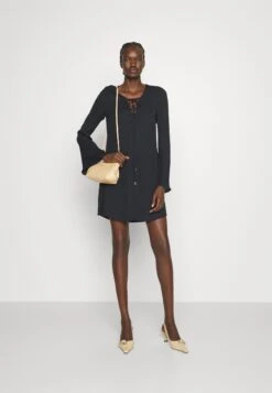 Hugo -Hugo 0f998ec3ff4d4e08a8b43cfdd762c7a2