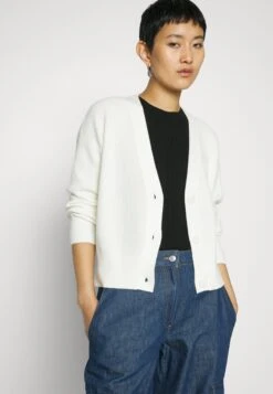 Hugo Shawanna - Jumper 12 Hugo Shawanna - Jumper -Hugo 18bbbec2d15e4baaba9b506881d4af63