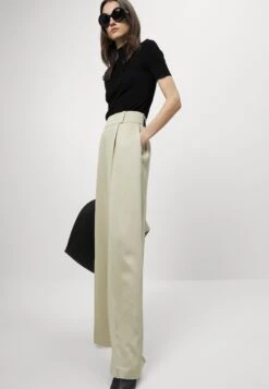 Hugo Sharize - Basic T-Shirt - Black -Hugo 1c4143430b2547288de216e871304bfd