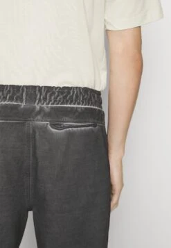 Hugo Dabruzzen - Tracksuit Bottoms - Black 11 Hugo Dabruzzen - Tracksuit Bottoms - Black -Hugo 1cc581d8a406489da718f67bc25060af