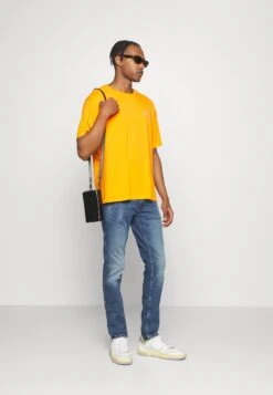 Hugo Slim Fit Jeans - Medium Blue -Hugo 1de51845864a4557bf75fe05e1be3bf4