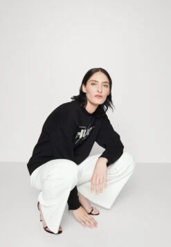 Hugo Dakimara - Sweatshirt 12 Hugo Dakimara - Sweatshirt -Hugo 2493e7ca94a54e27a6fb3fd146997eb4