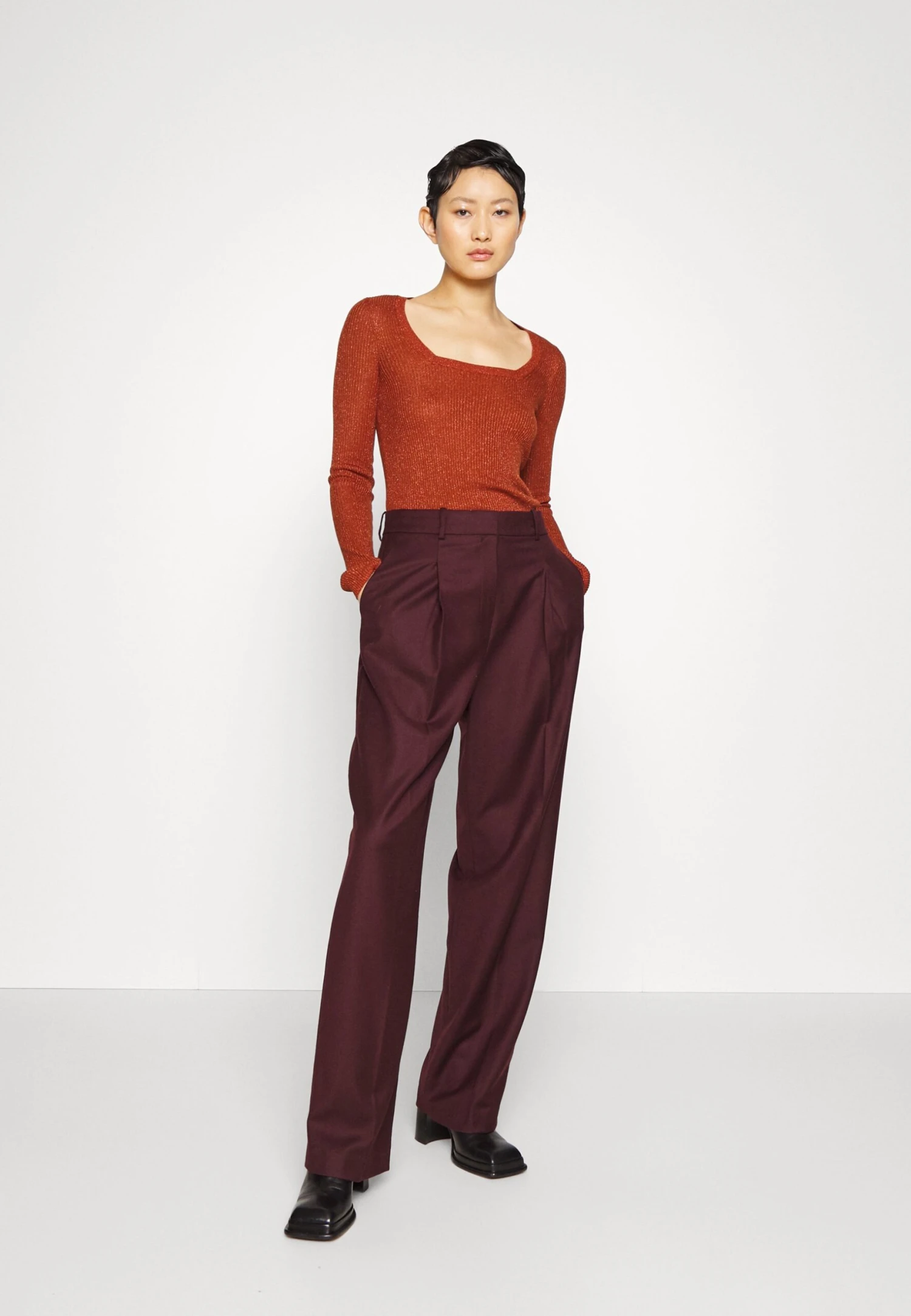 Hugo Sunessy - Jumper - Dark Red 4 Hugo Sunessy - Jumper - Dark Red - Image 2