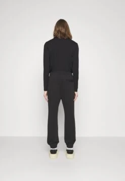 Hugo Drangell - Tracksuit Bottoms - Black -Hugo 2945a8e706364ff789a39931eb646bd6