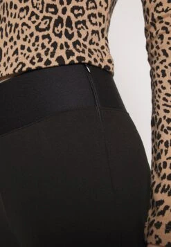 Hugo Heruda - Leggings - Trousers - Black -Hugo 36ec55a96787465b95c1be13bf30a78f