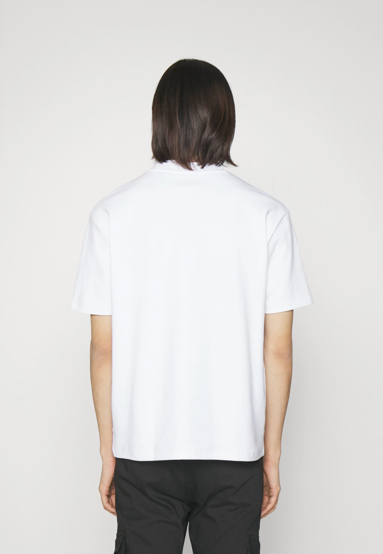 Hugo Demming - Basic T-Shirt - White 5 Hugo Demming - Basic T-Shirt - White - Image 3