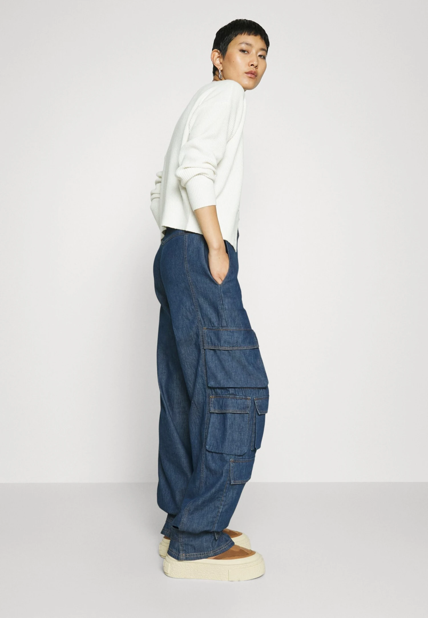 Hugo Shawanna - Jumper 7 Hugo Shawanna - Jumper - Image 5