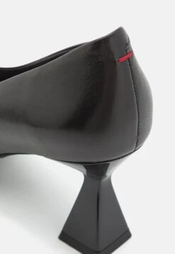 Hugo Rebecca- Classic Heels - Black -Hugo 4af83e1083bc4af7a79aaeceddc7f243