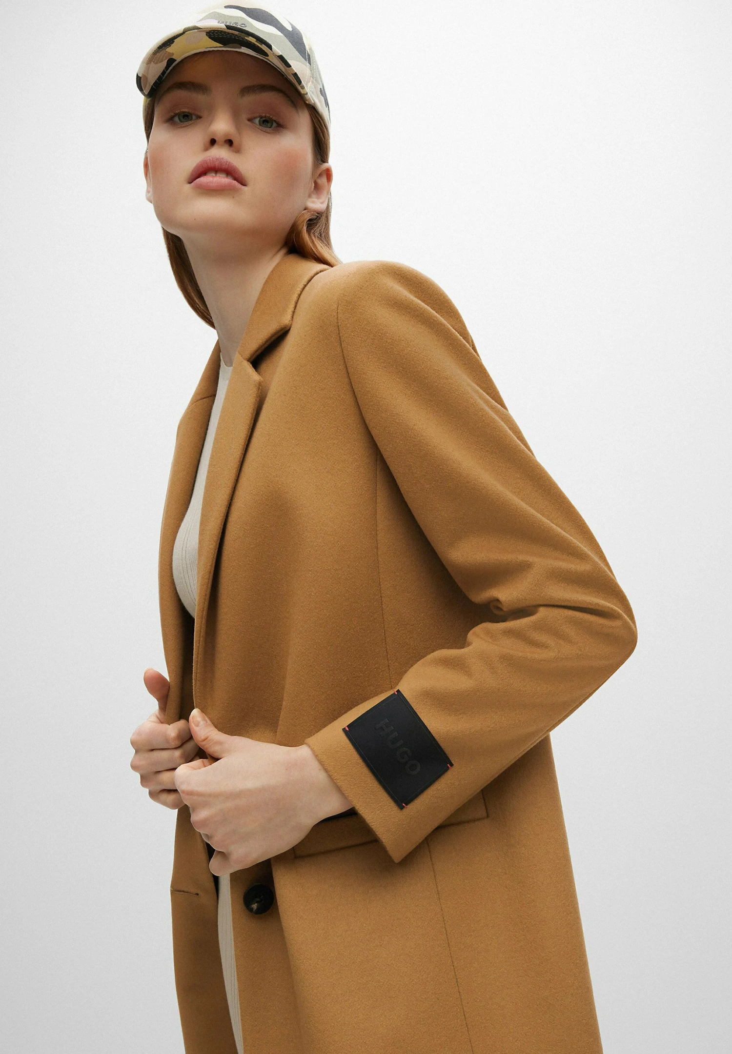 Hugo Mojeni - Classic Coat 7 Hugo Mojeni - Classic Coat - Image 5