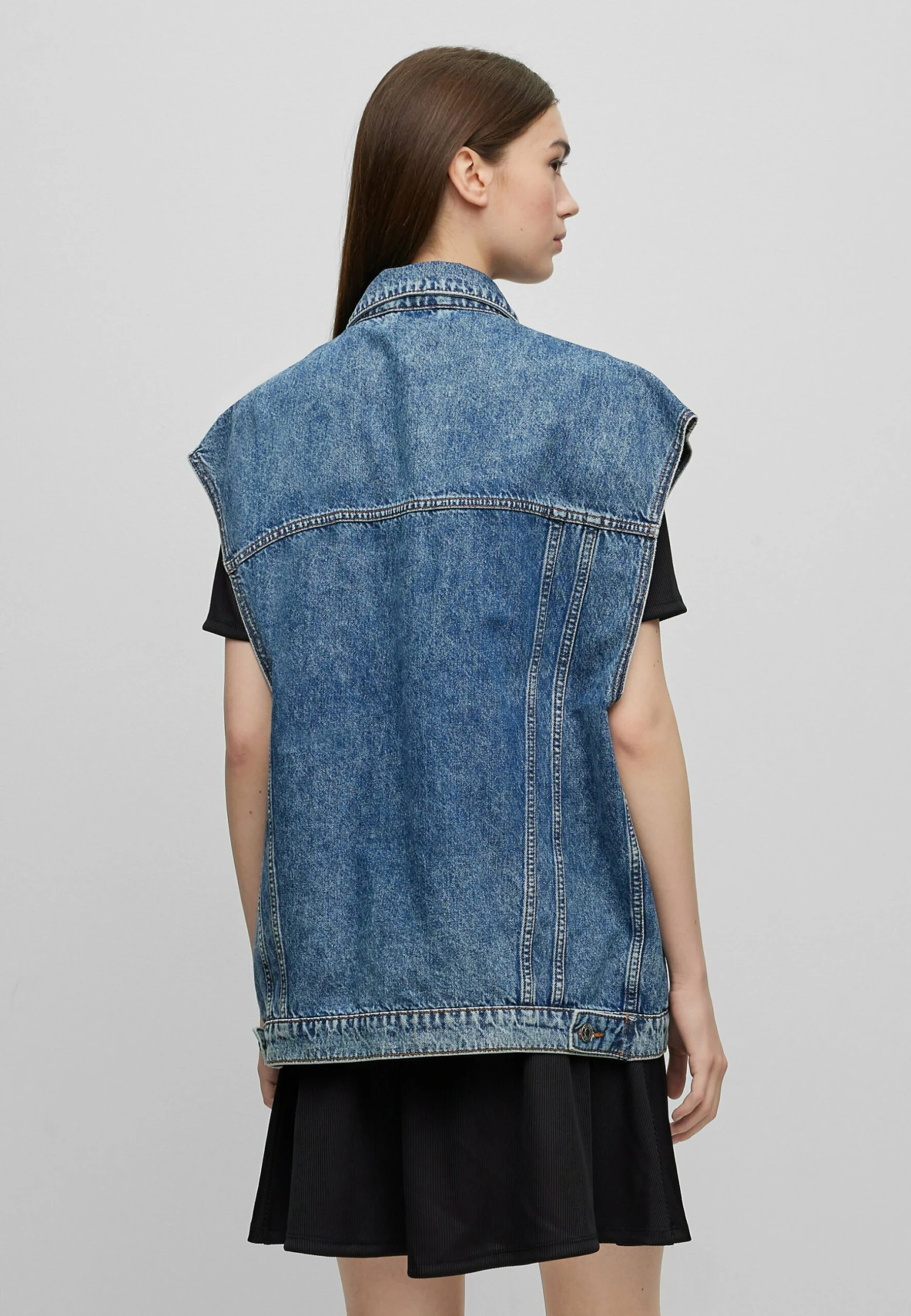 Hugo Ginara - Waistcoat 5 Hugo Ginara - Waistcoat - Image 3