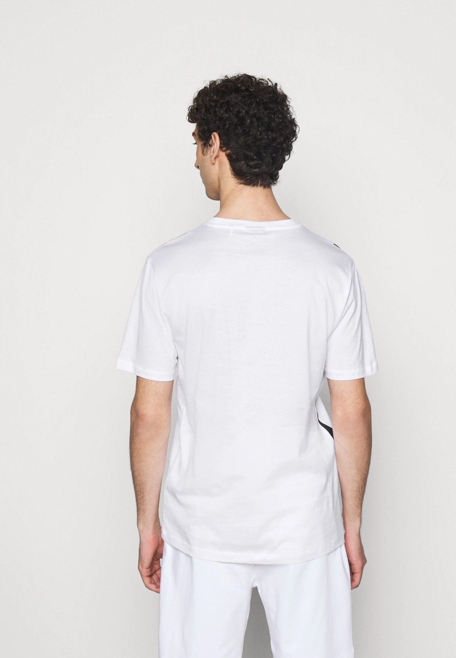 Hugo Daws - Print T-Shirt - White 5 Hugo Daws - Print T-Shirt - White - Image 3