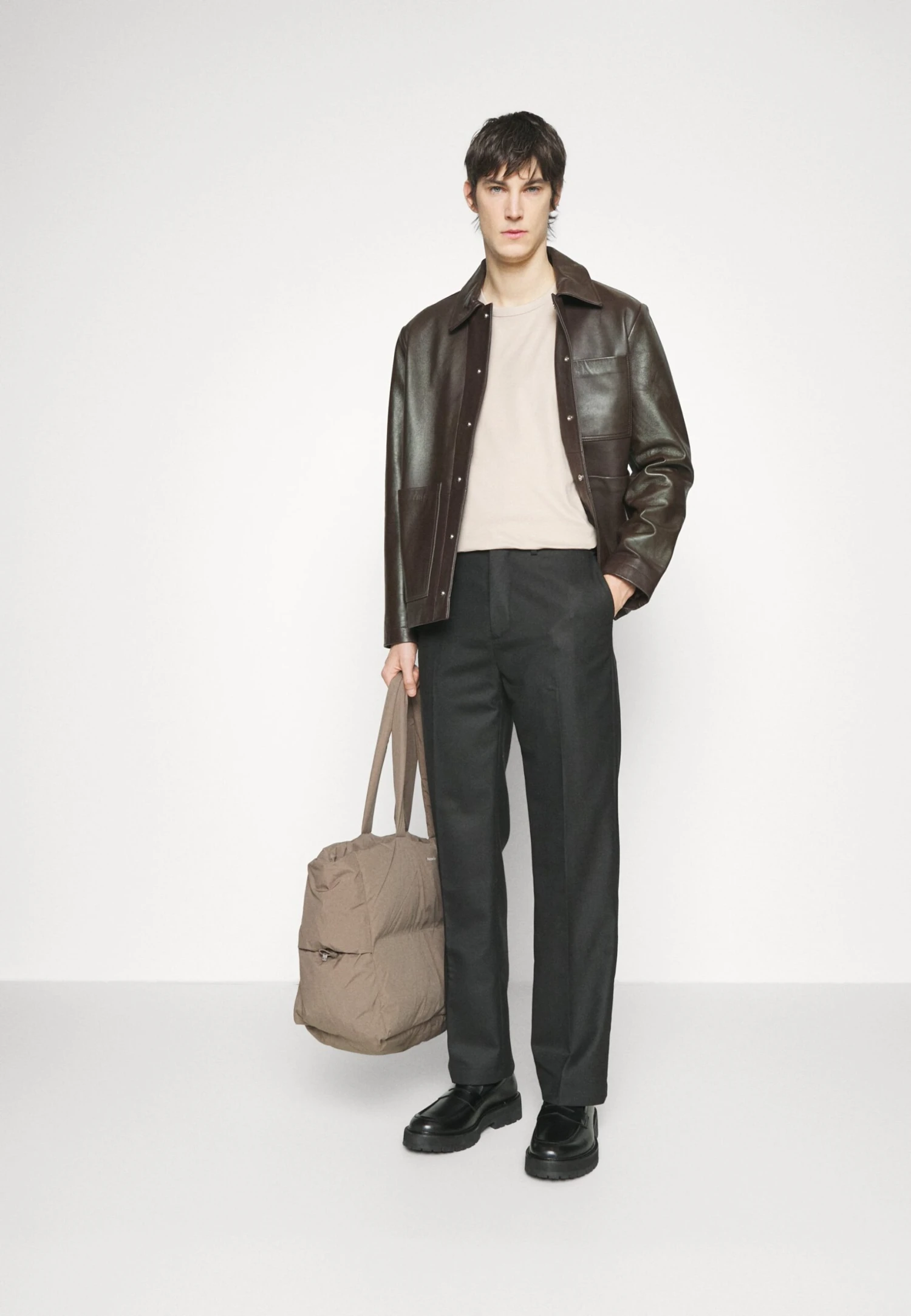 Hugo Dozy - Basic T-Shirt - Light Beige 4 Hugo Dozy - Basic T-Shirt - Light Beige - Image 2