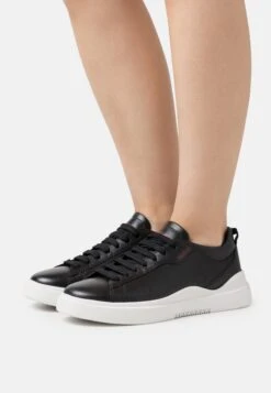 Hugo Blake - Trainers - Black