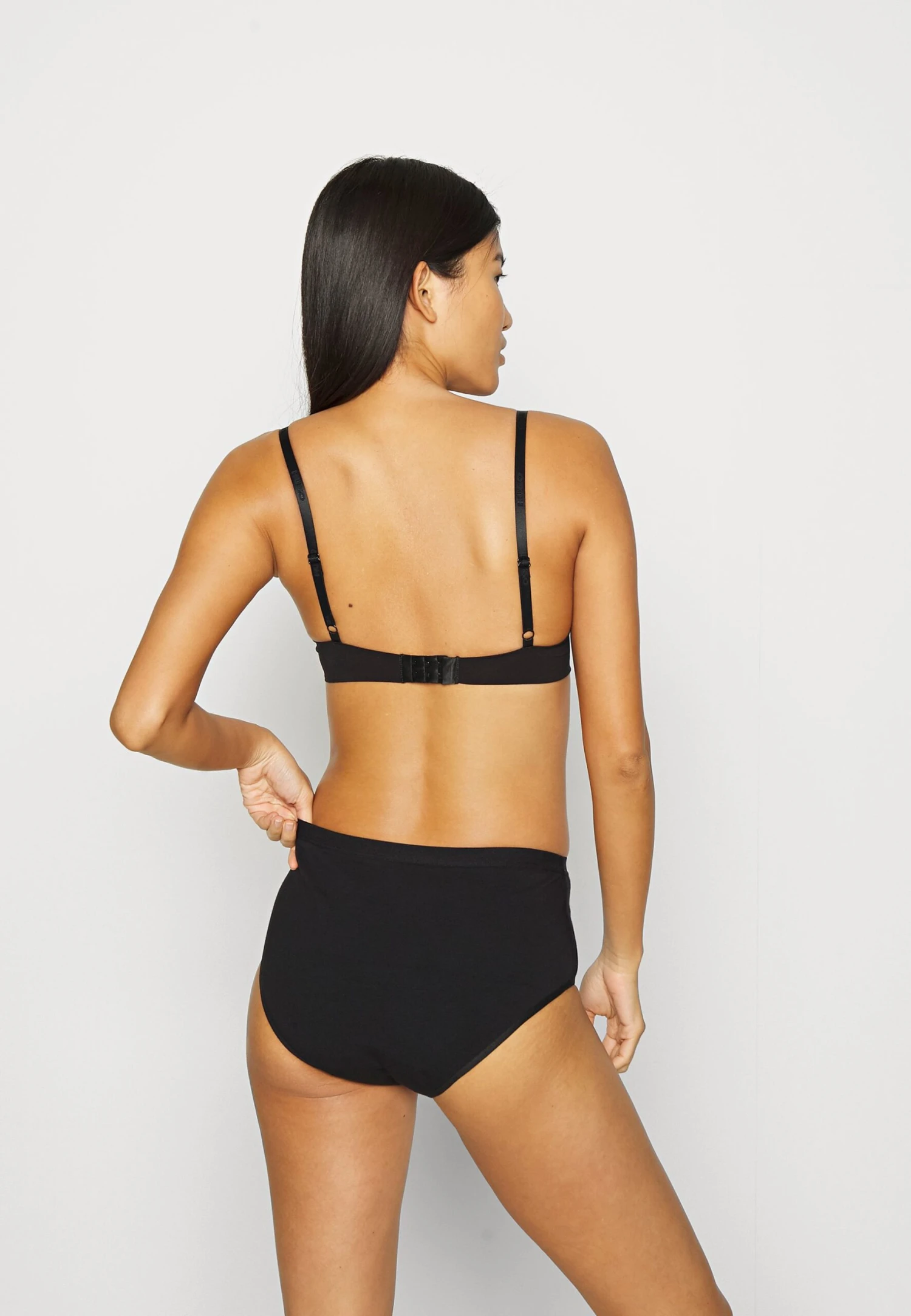 Hugo Wireless Bra Cut - T-Shirt Bra 5 Hugo Wireless Bra Cut - T-Shirt Bra - Image 3