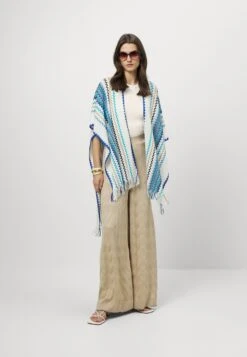 Hugo Shariza - Top - Open White -Hugo 5f71bef0cf994dbf989c916301f60b5d