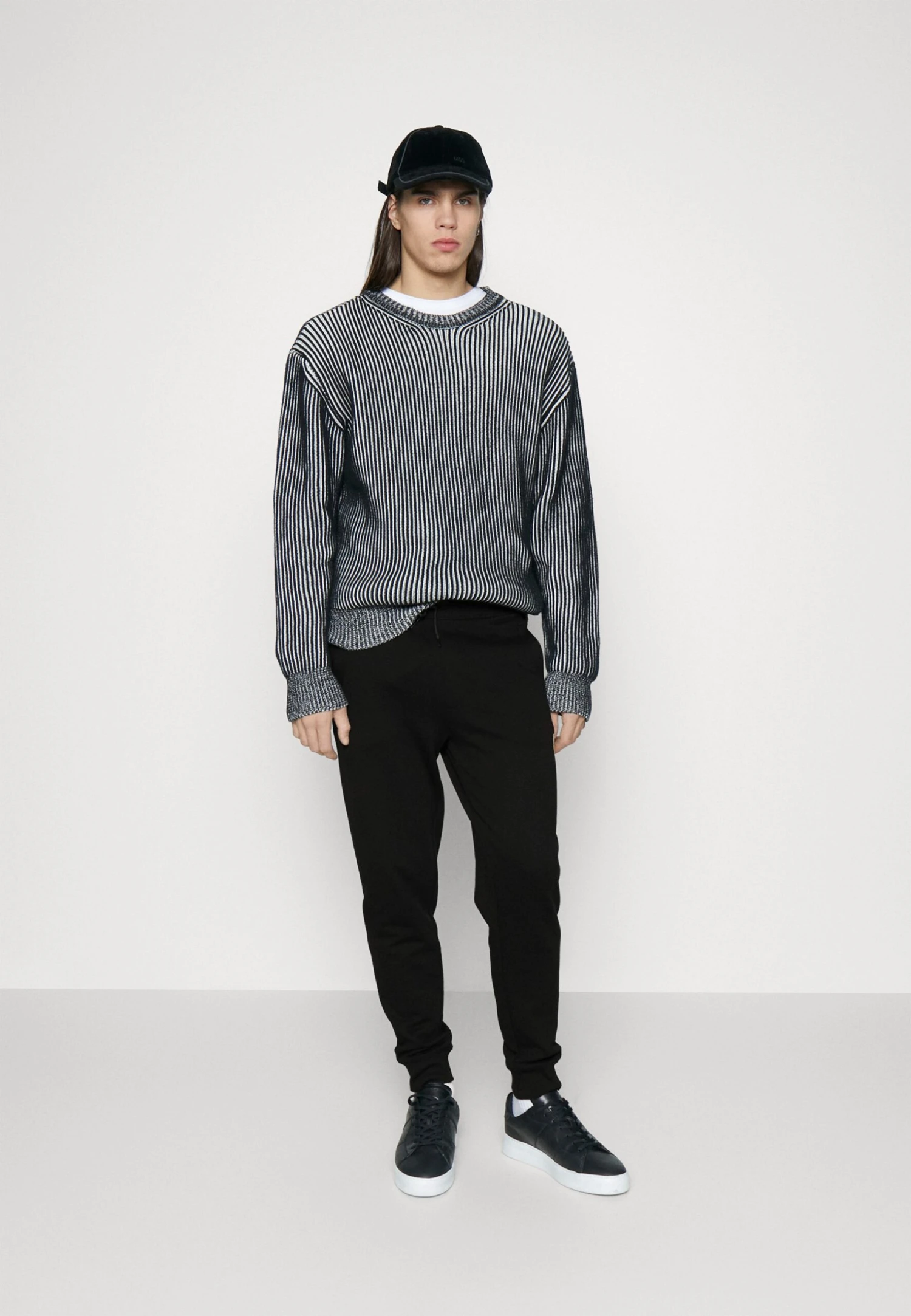 Hugo Doak - Tracksuit Bottoms - Black 4 Hugo Doak - Tracksuit Bottoms - Black - Image 2