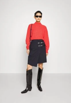 Hugo Sismia - Jumper 10 Hugo Sismia - Jumper -Hugo 6e74afabf64448f3b816d74870e9669f