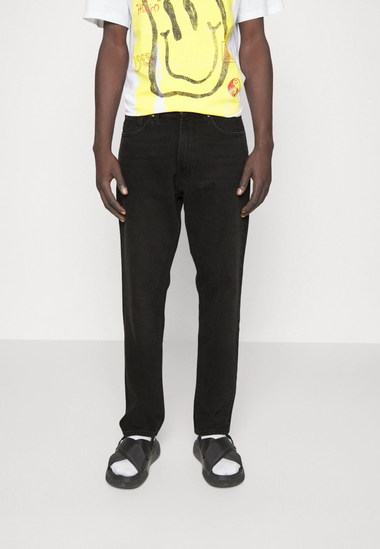 Hugo- Straight Leg Jeans - Black 3 Hugo- Straight Leg Jeans - Black