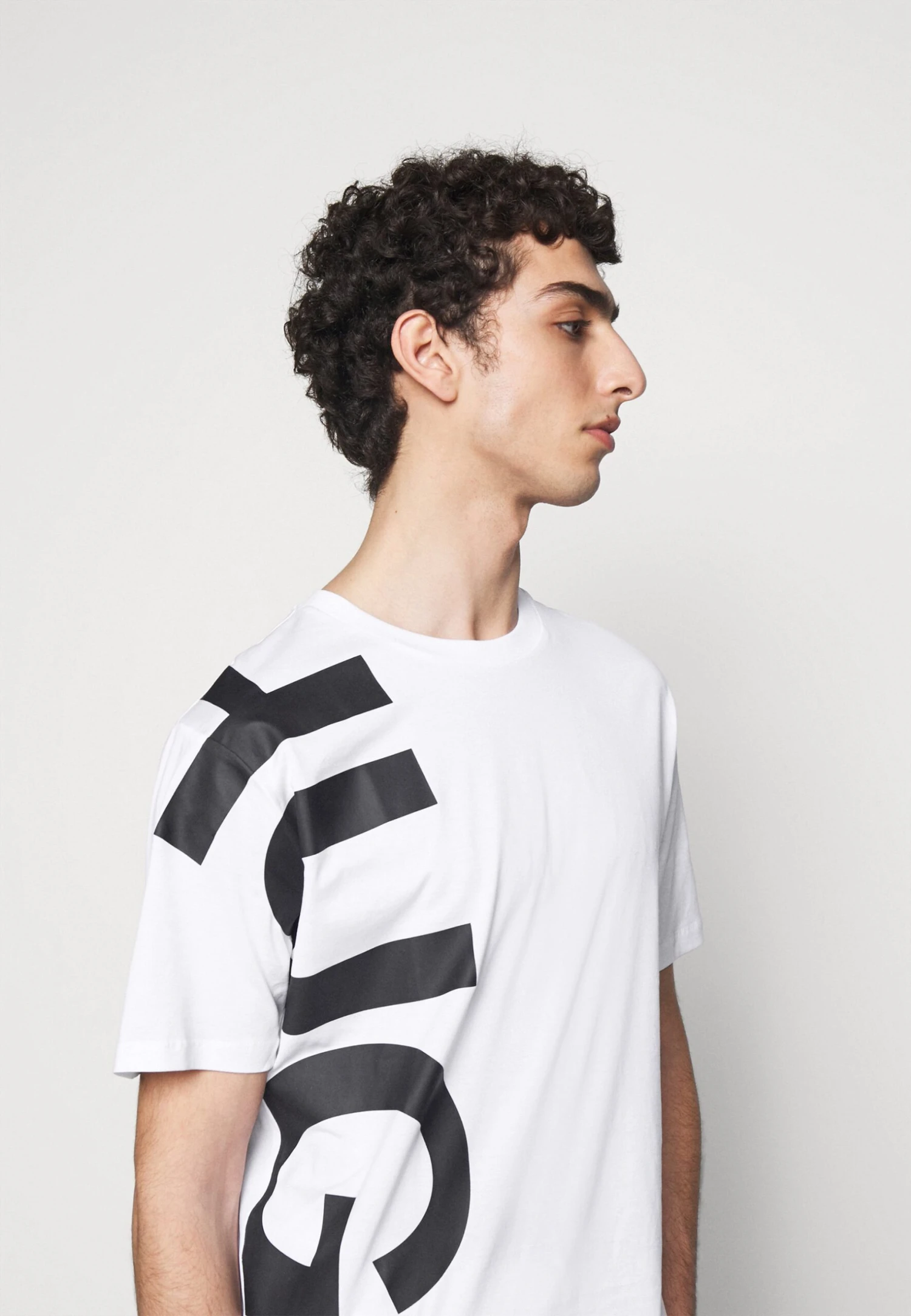 Hugo Daws - Print T-Shirt - White 6 Hugo Daws - Print T-Shirt - White - Image 4