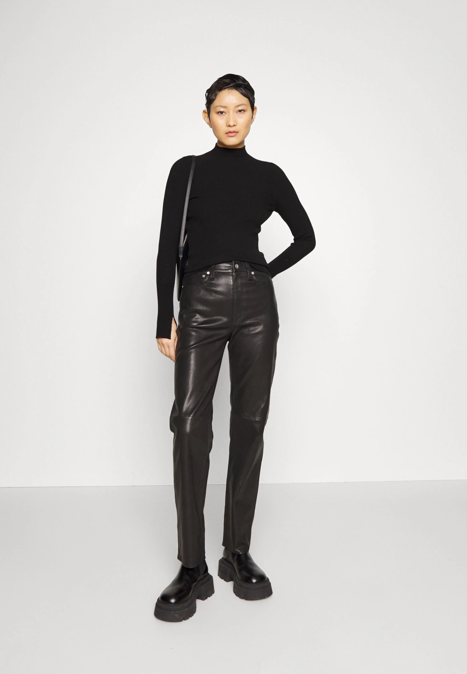 Hugo Sotelline - Jumper 4 Hugo Sotelline - Jumper - Image 2