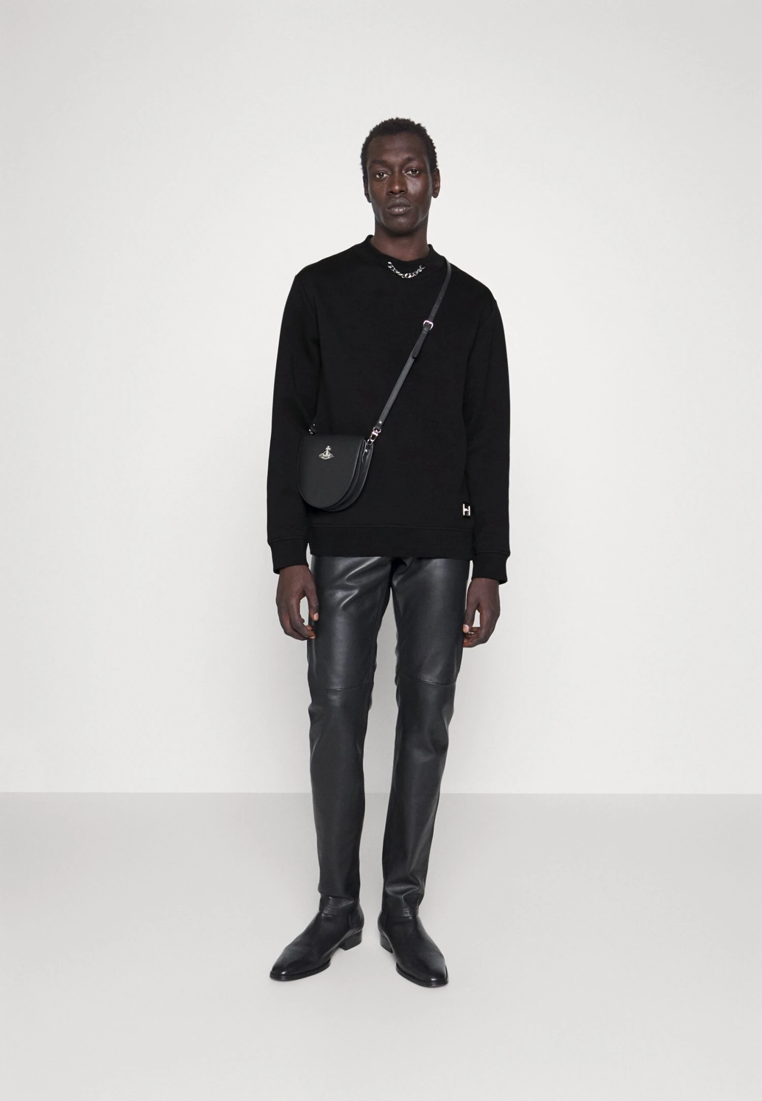 Hugo Derentil- Jumper - Black 4 Hugo Derentil- Jumper - Black - Image 2