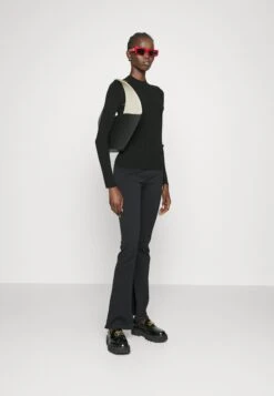 Hugo Sharitz - Jumper - Black 10 Hugo Sharitz - Jumper - Black -Hugo 85d670fc08f34f848c5e4f6fa18101c7