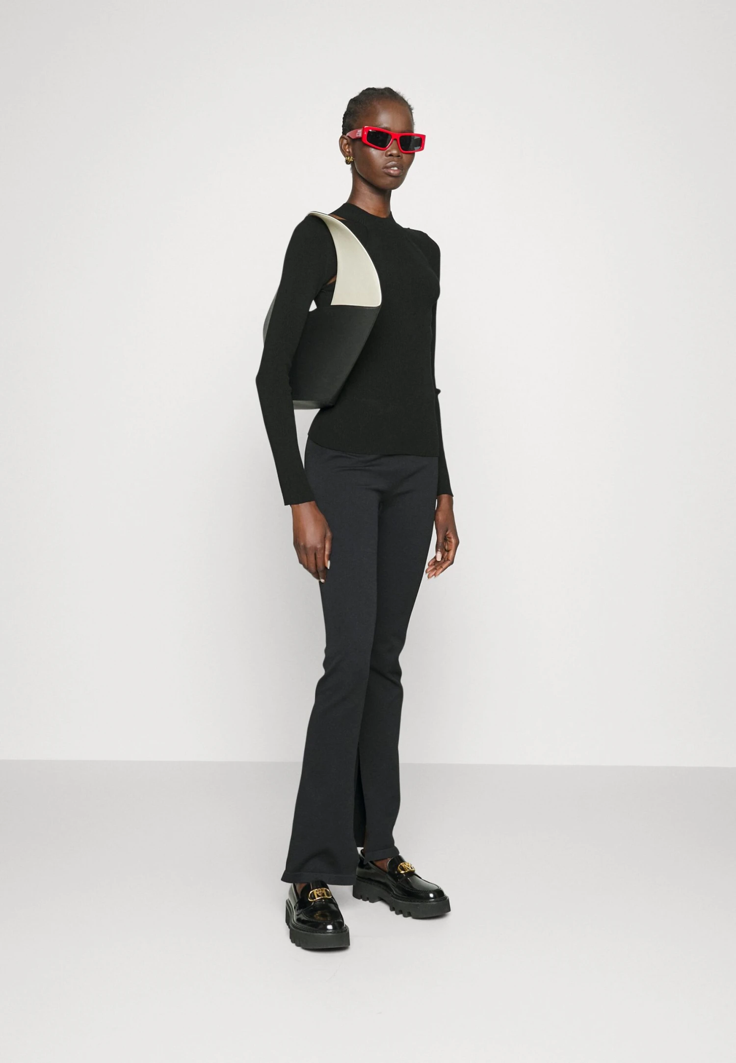 Hugo Sharitz - Jumper - Black 4 Hugo Sharitz - Jumper - Black - Image 2