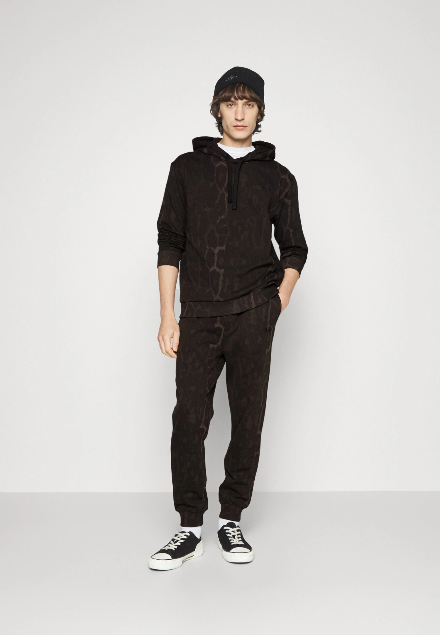Hugo Danther - Tracksuit Bottoms - Black 4 Hugo Danther - Tracksuit Bottoms - Black - Image 2