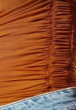 Hugo Nelassy - Body -Hugo 917d0b899f93447683757078c6aec011