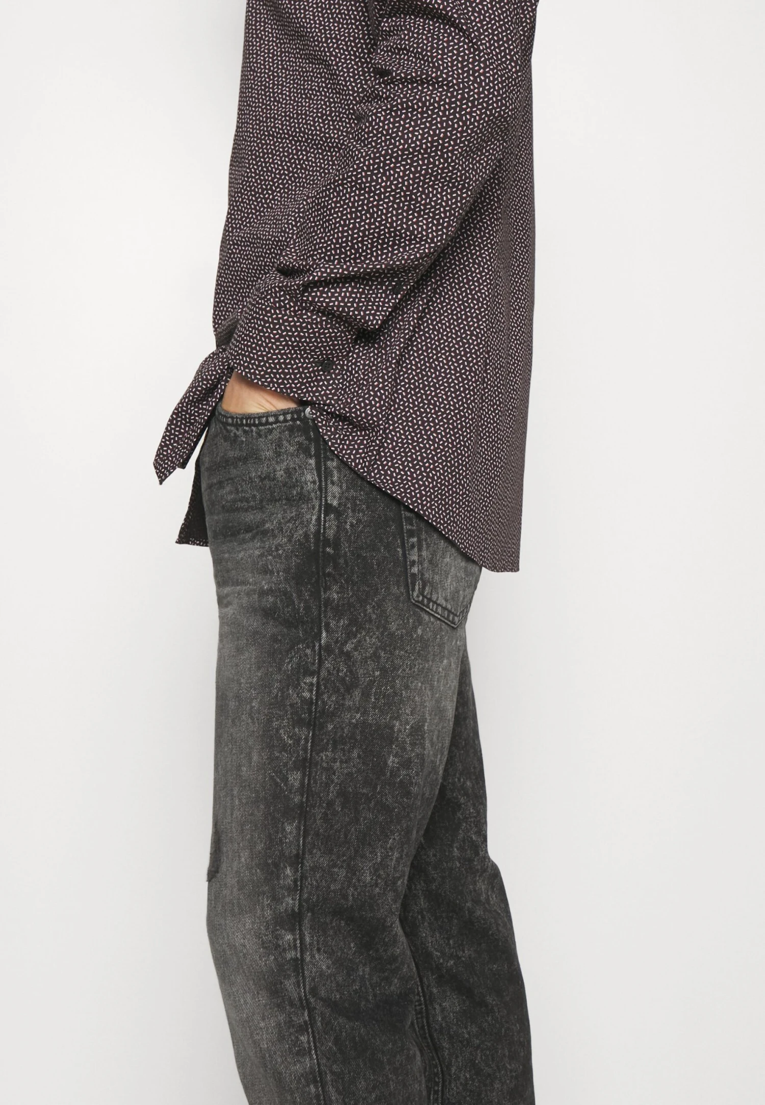 Hugo Slim Fit Jeans - Charcoal 7 Hugo Slim Fit Jeans - Charcoal - Image 5