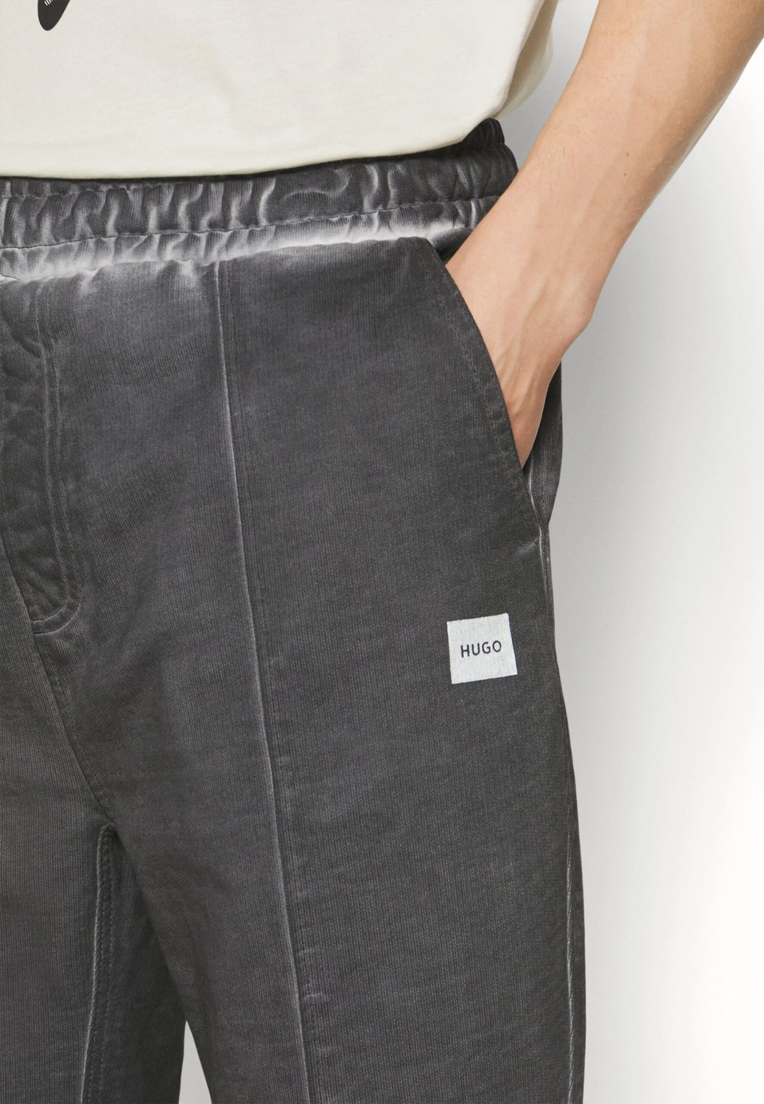 Hugo Dabruzzen - Tracksuit Bottoms - Black 8 Hugo Dabruzzen - Tracksuit Bottoms - Black - Image 6