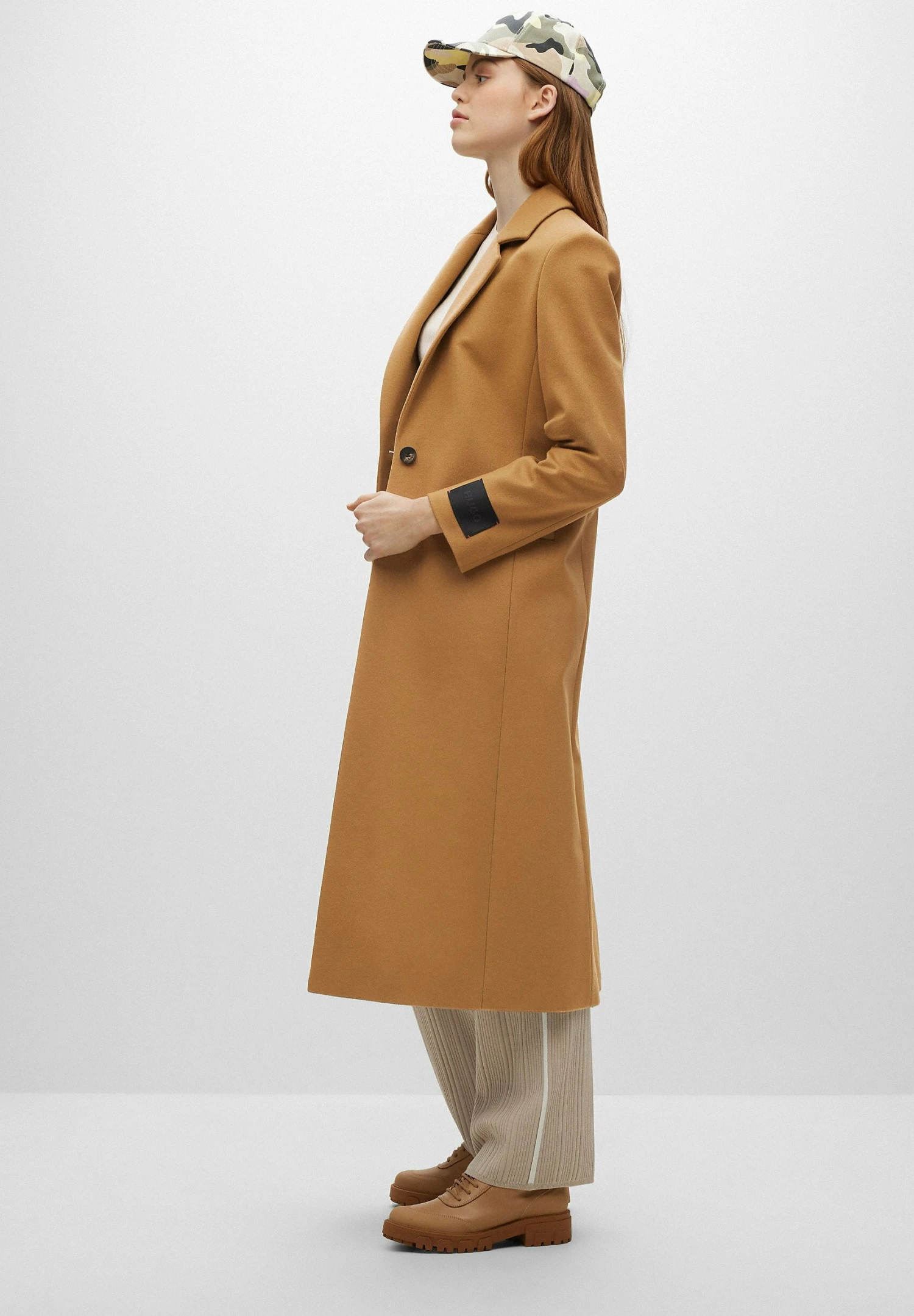 Hugo Mojeni - Classic Coat 8 Hugo Mojeni - Classic Coat - Image 6