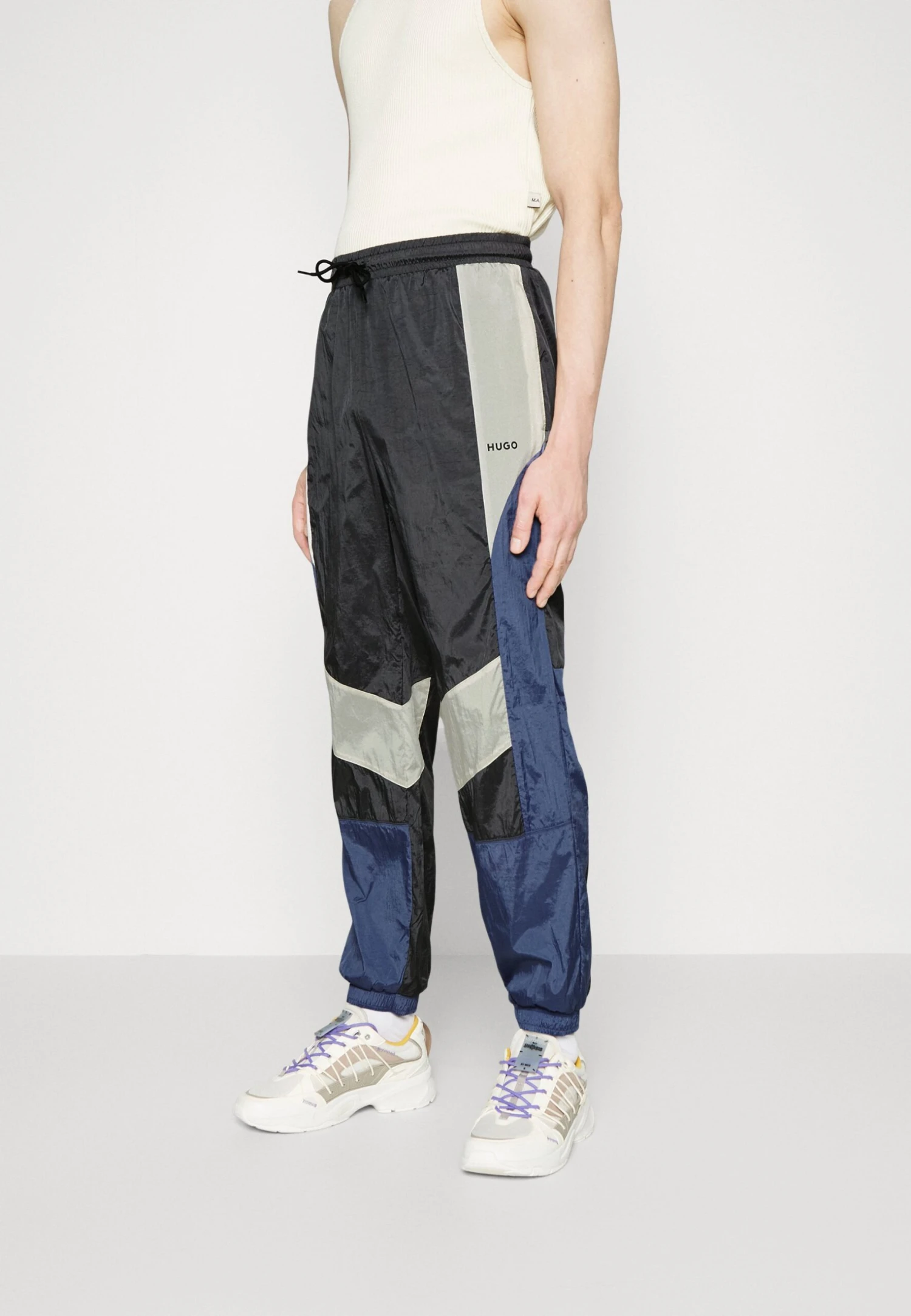 Hugo Delem - Tracksuit Bottoms - Dark Grey 3 Hugo Delem - Tracksuit Bottoms - Dark Grey