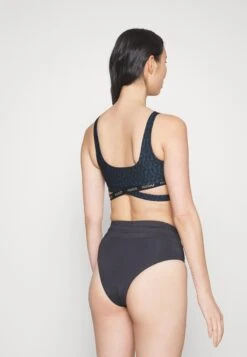 Hugo Bralette Monogram - Bikini Top - Anthracite 10 Hugo Bralette Monogram - Bikini Top - Anthracite -Hugo a7626d1838014fce97e81888b06c7202