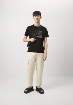 Hugo Dedellin - Print T-Shirt - Black -Hugo a84a159345164f9ca28508fa3bc101a9