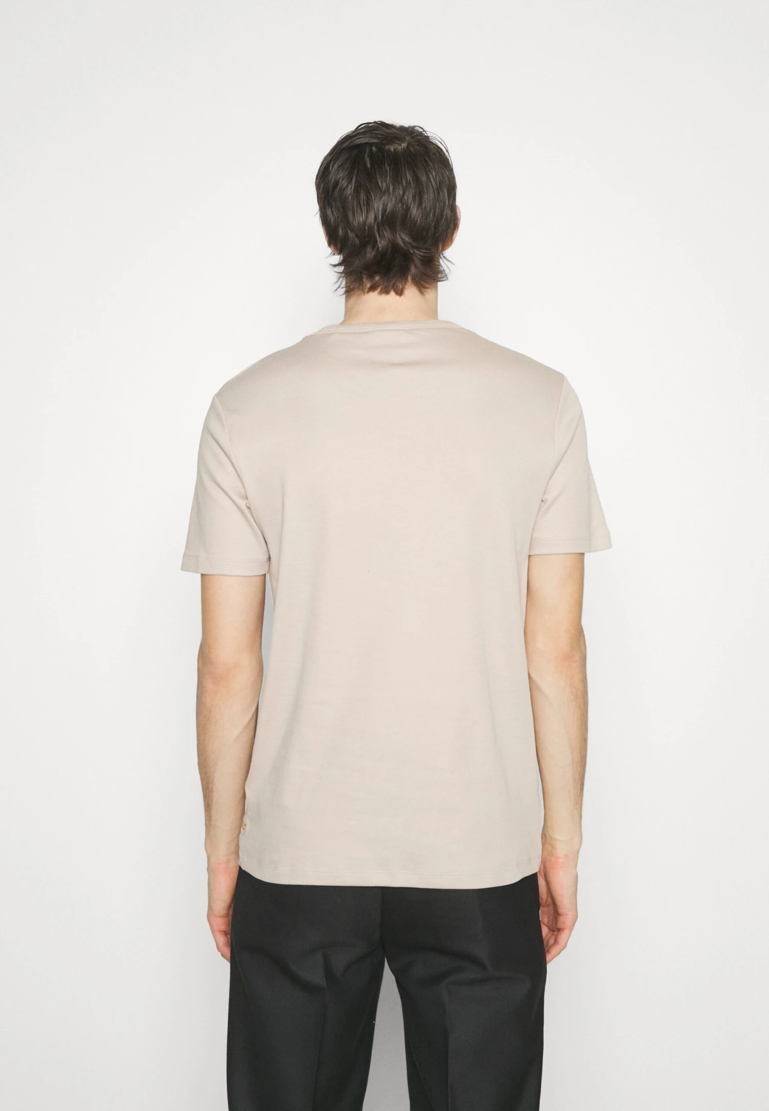Hugo Dozy - Basic T-Shirt - Light Beige 5 Hugo Dozy - Basic T-Shirt - Light Beige - Image 3