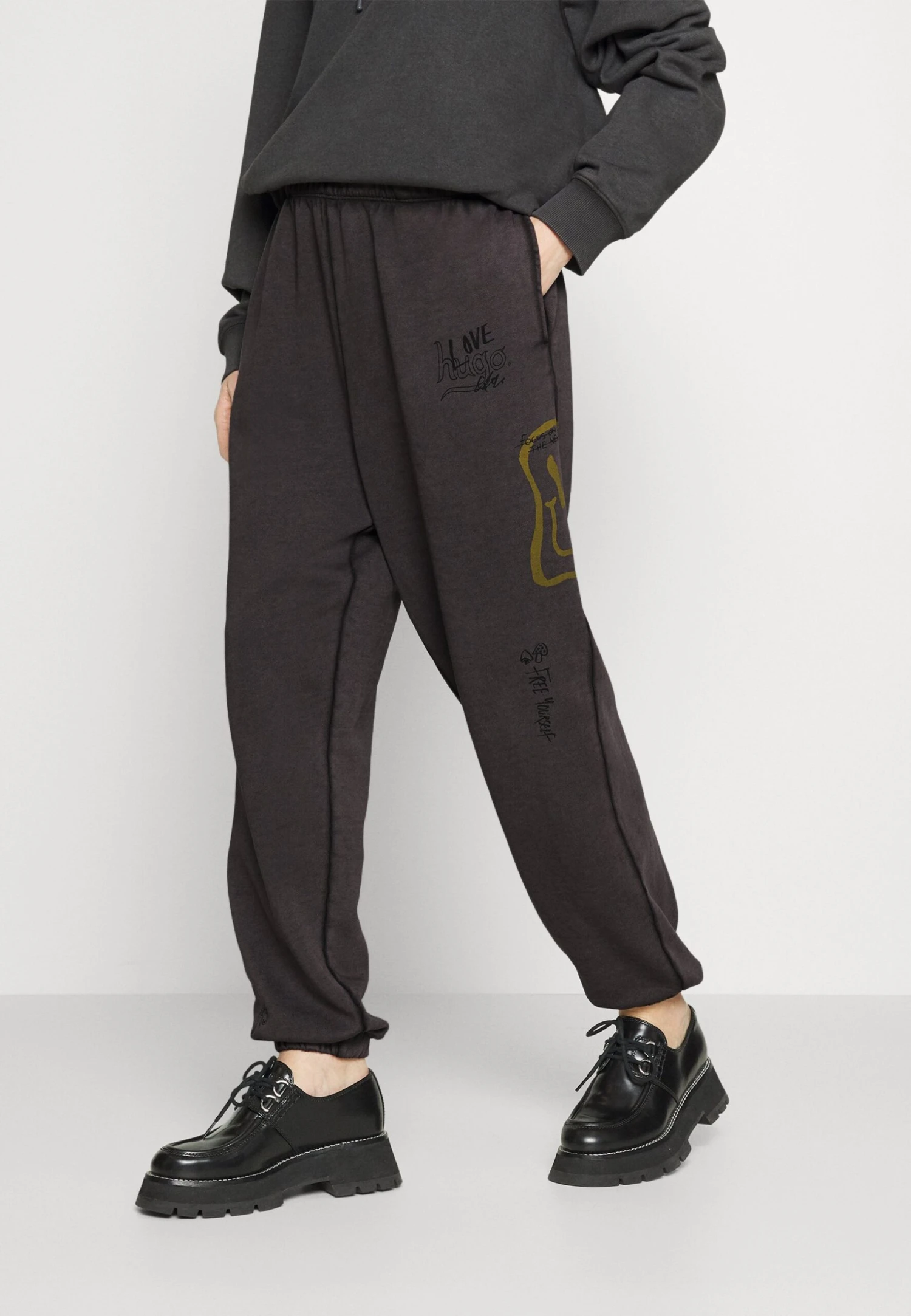 Hugo Nerida - Tracksuit Bottoms 2 Hugo Nerida - Tracksuit Bottoms