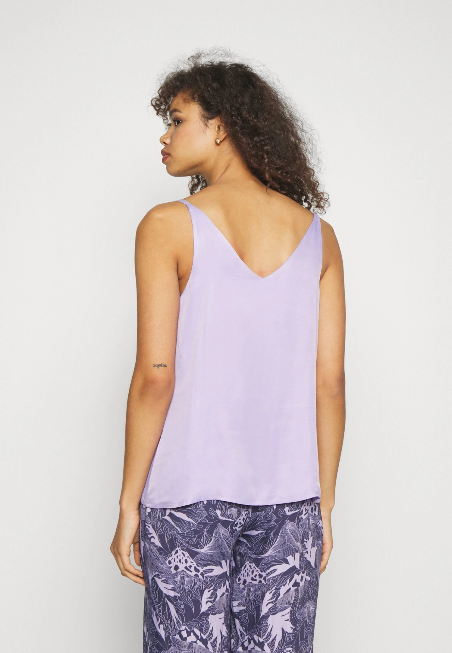 Hugo Camisole - Undershirt 5 Hugo Camisole - Undershirt - Image 3