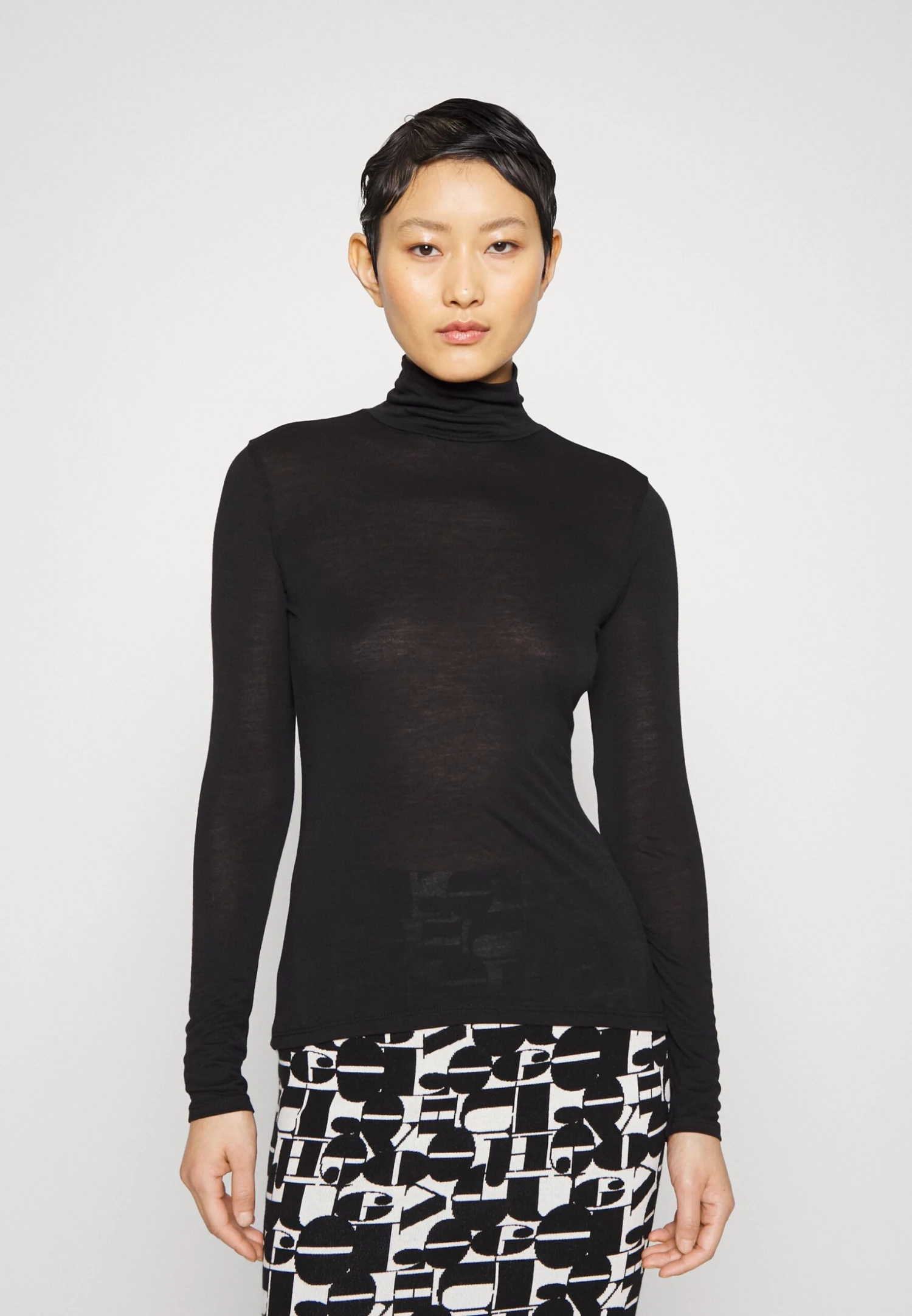 Hugo Dinelane - Long Sleeved Top 3 Hugo Dinelane - Long Sleeved Top