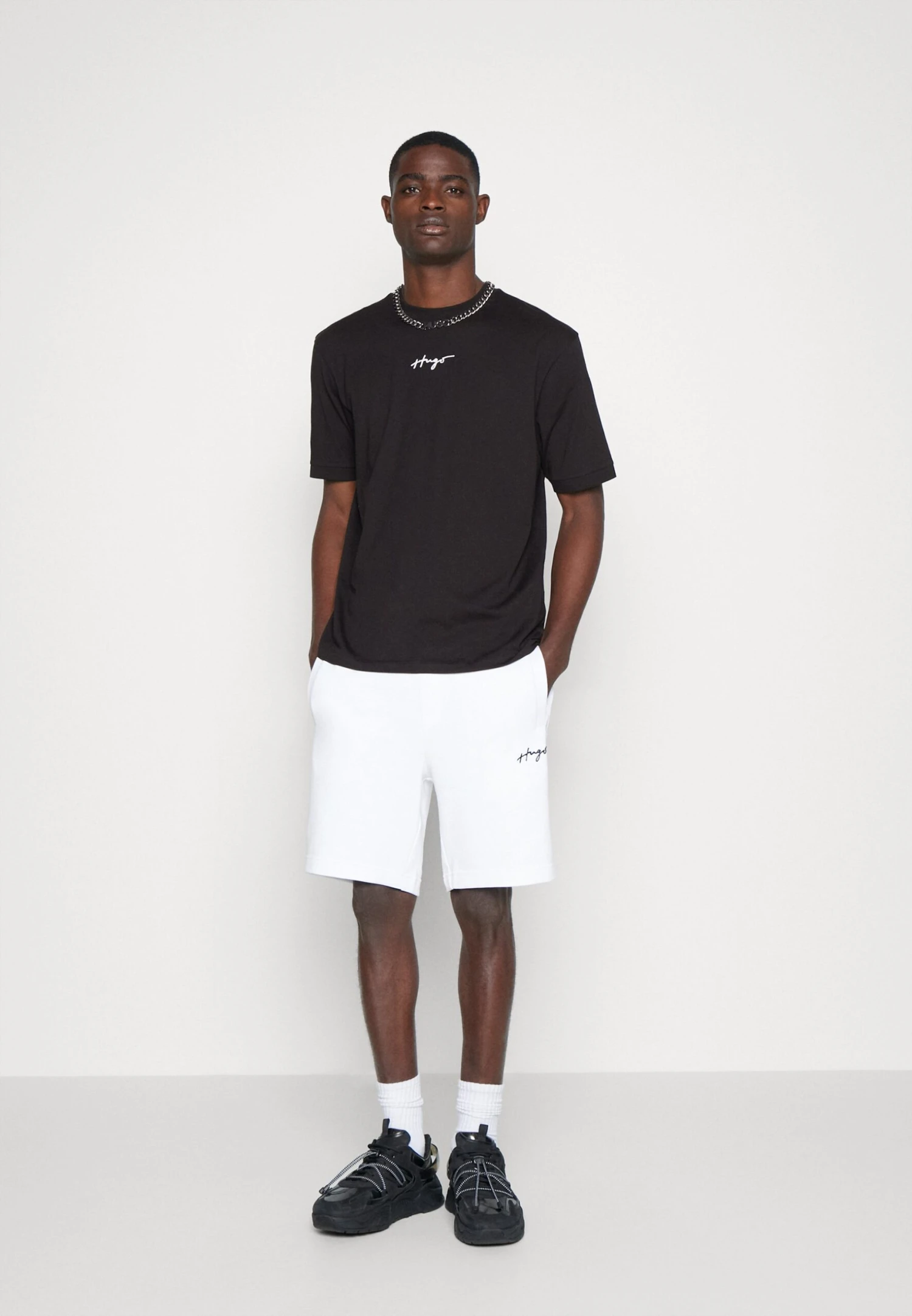 Hugo Dontevideo - Basic T-Shirt - Black 4 Hugo Dontevideo - Basic T-Shirt - Black - Image 2