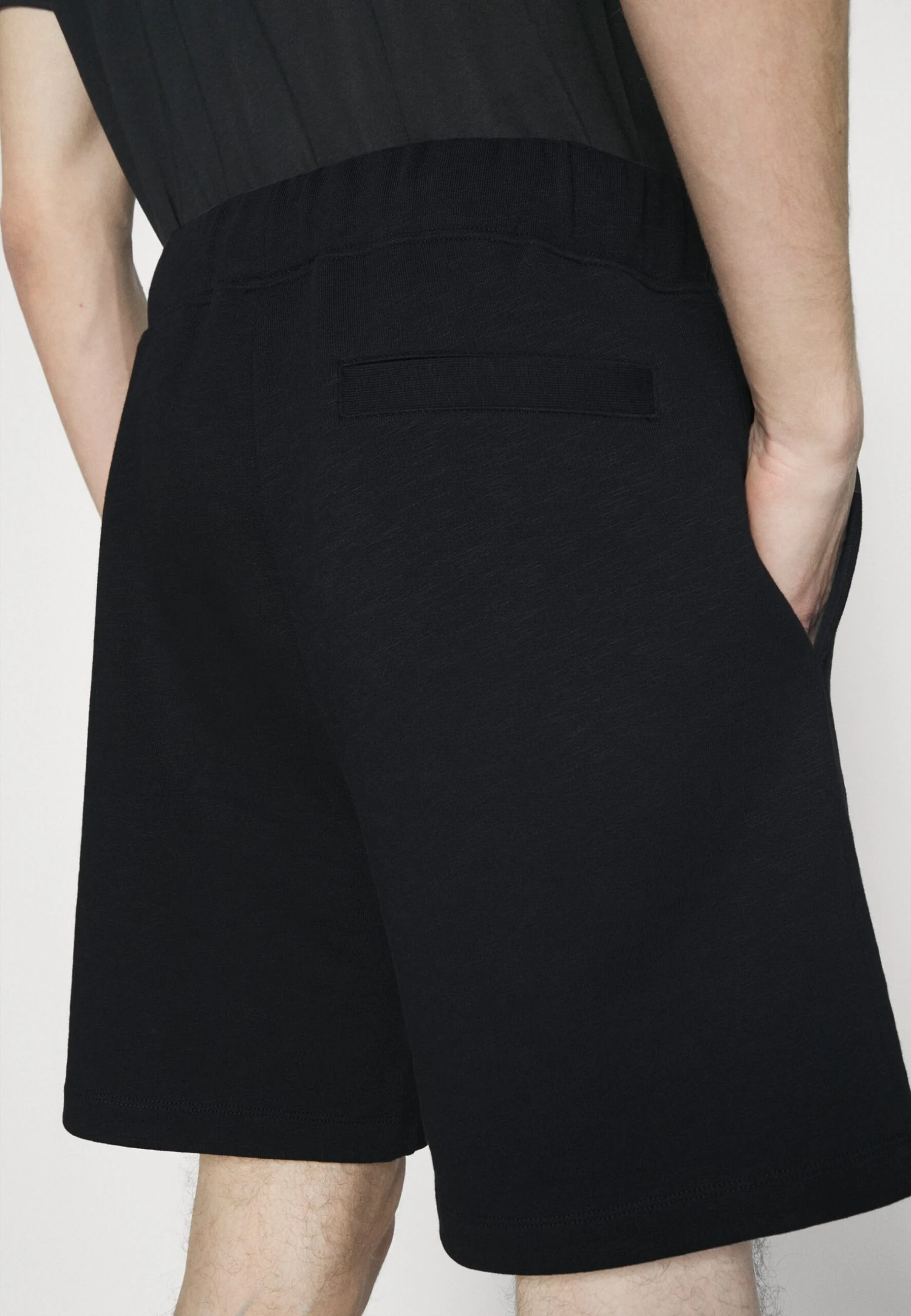 Hugo Dolivar - Shorts - Black 6 Hugo Dolivar - Shorts - Black - Image 4