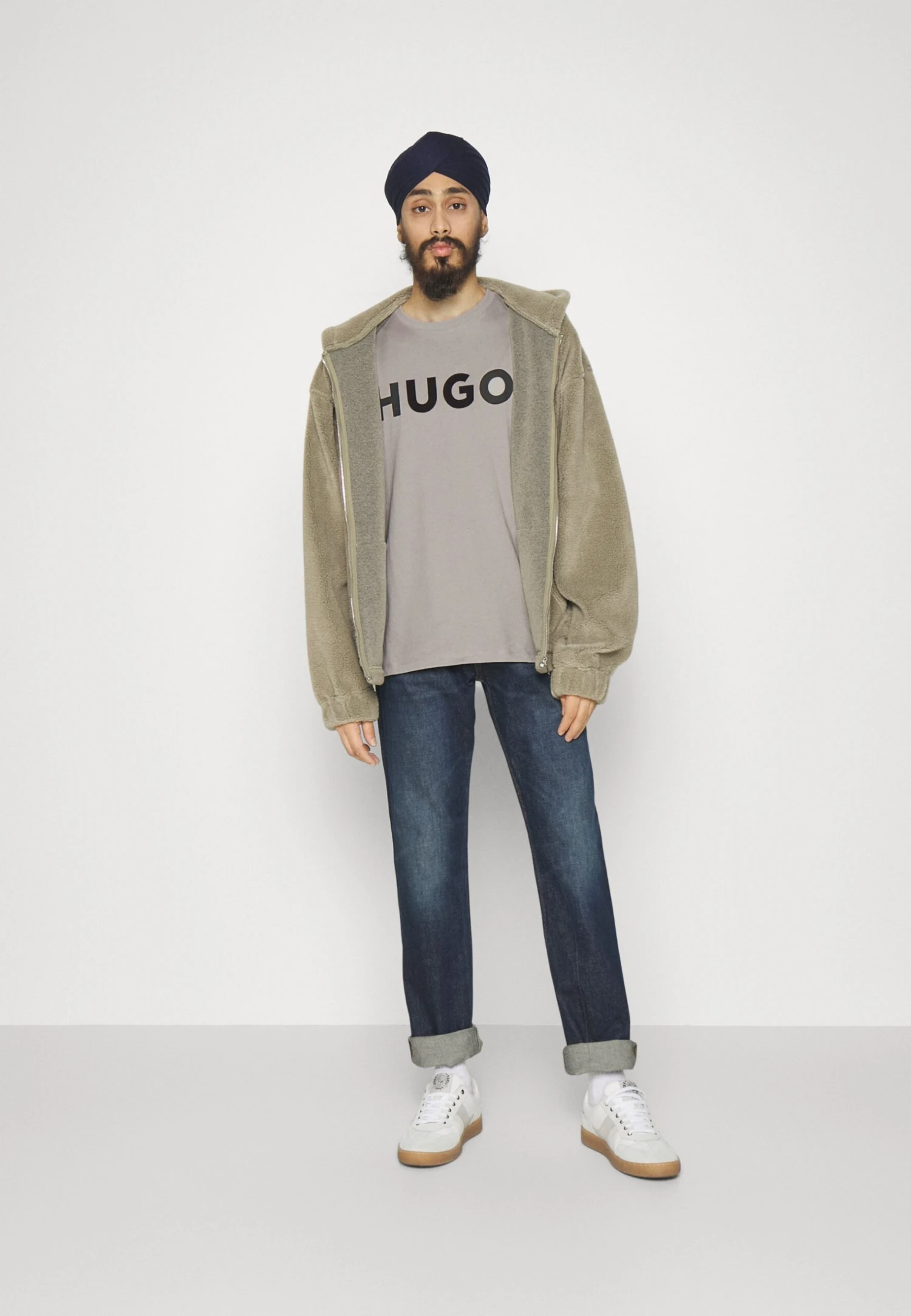 Hugo Dulivio - Print T-Shirt - Medium Beige 4 Hugo Dulivio - Print T-Shirt - Medium Beige - Image 2