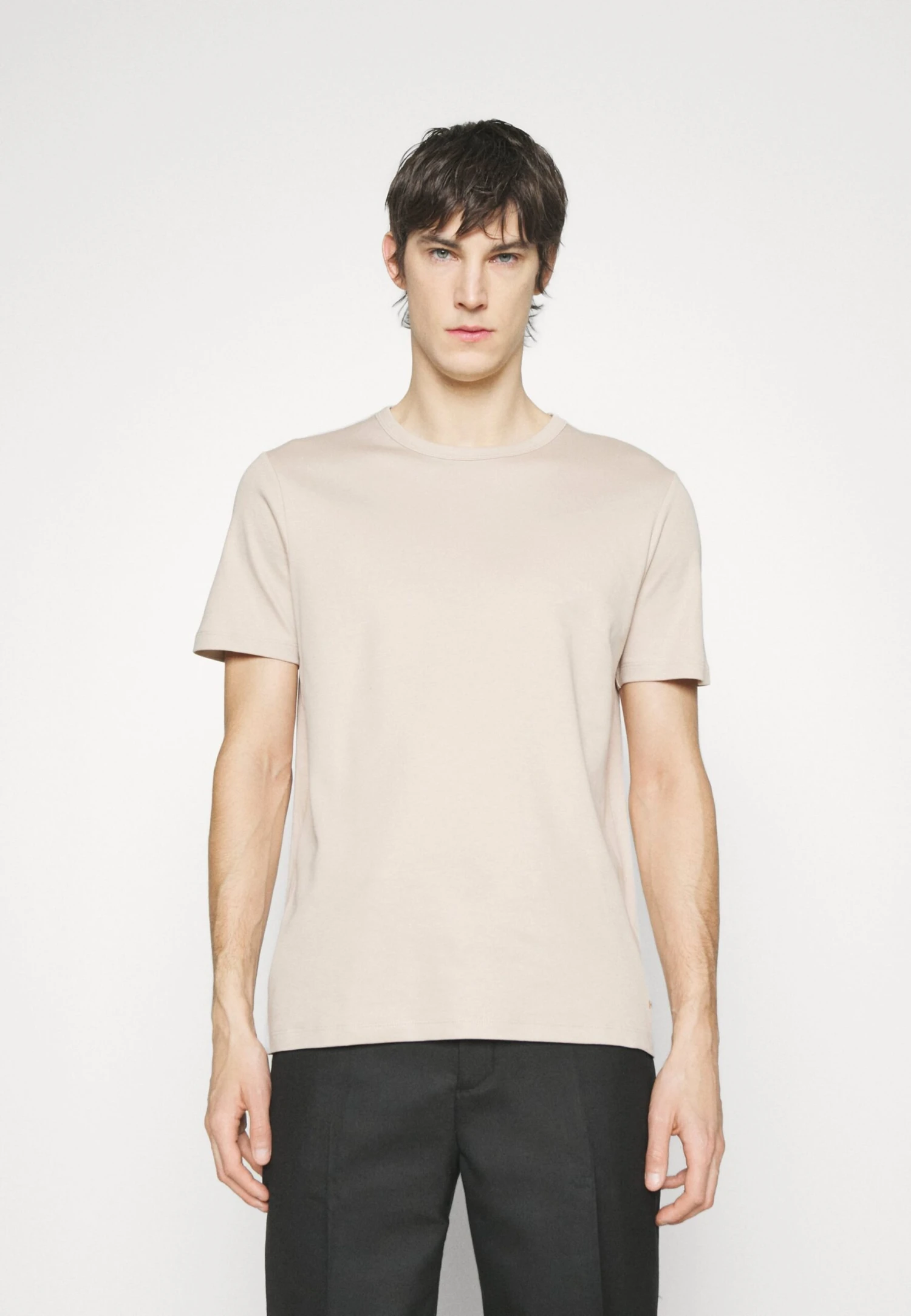 Hugo Dozy - Basic T-Shirt - Light Beige 3 Hugo Dozy - Basic T-Shirt - Light Beige