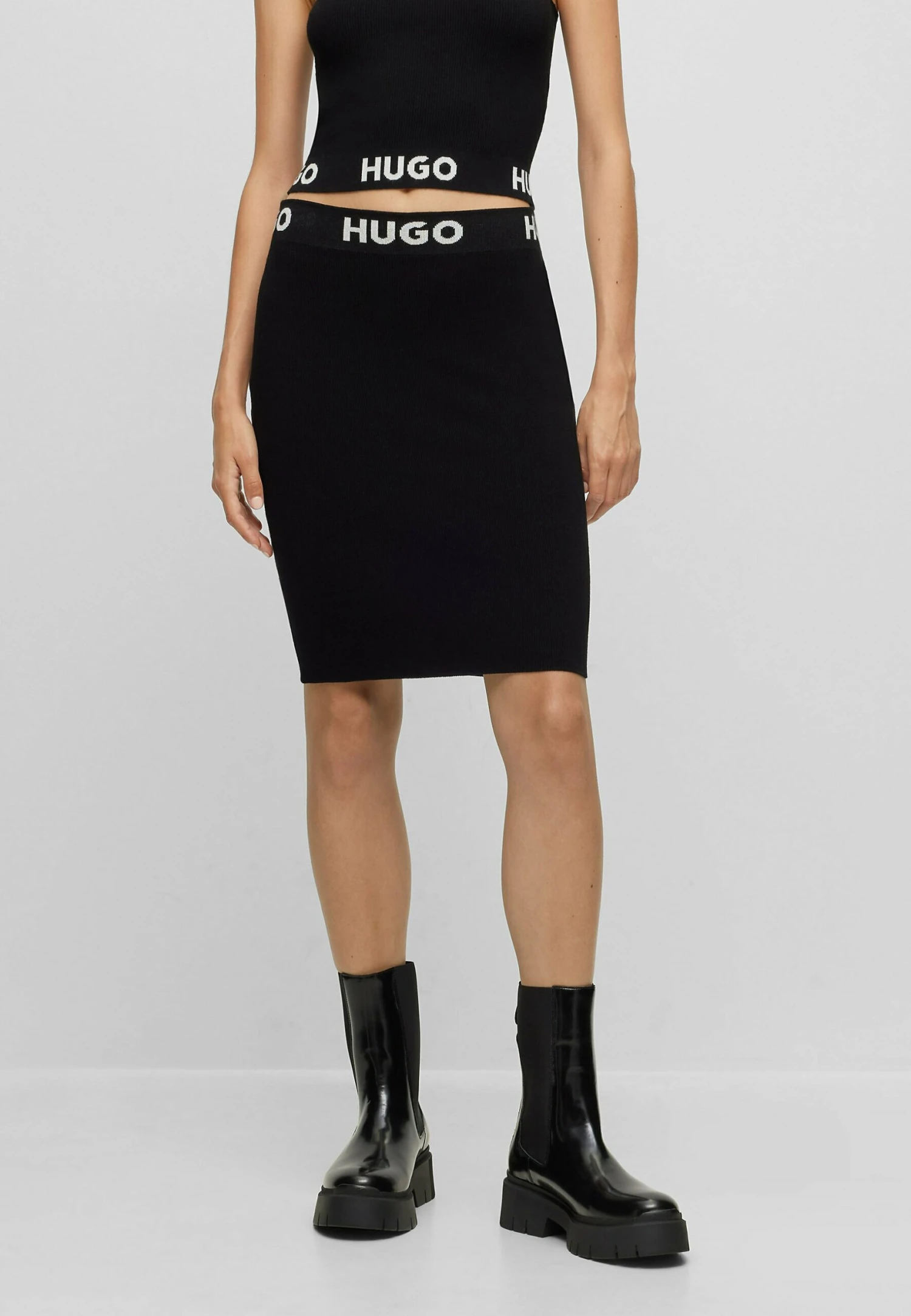 Hugo Sarmola - Pencil Skirt - Black One 3 Hugo Sarmola - Pencil Skirt - Black One