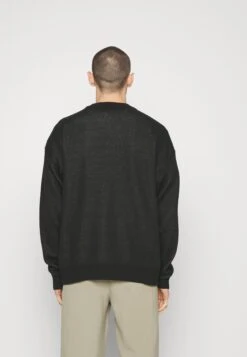 Sohugoh - Jumper - Black -Hugo d5d50e7831f24c3cb6b8c2439ff7eed4