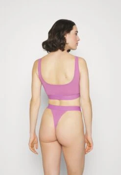Hugo Label - Thong - Medium Purple 9 Hugo Label - Thong - Medium Purple -Hugo d63653a7a49540fab514b07f298d56f6