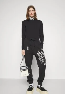 Hugo Dardini - Long Sleeved Top - Black 13 Hugo Dardini - Long Sleeved Top - Black -Hugo de311a8cb86f4dffb845b8c16c83845e